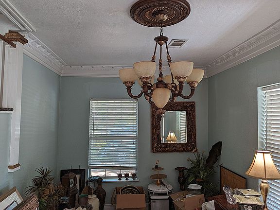 2nd image of 1008 Buena Vista St