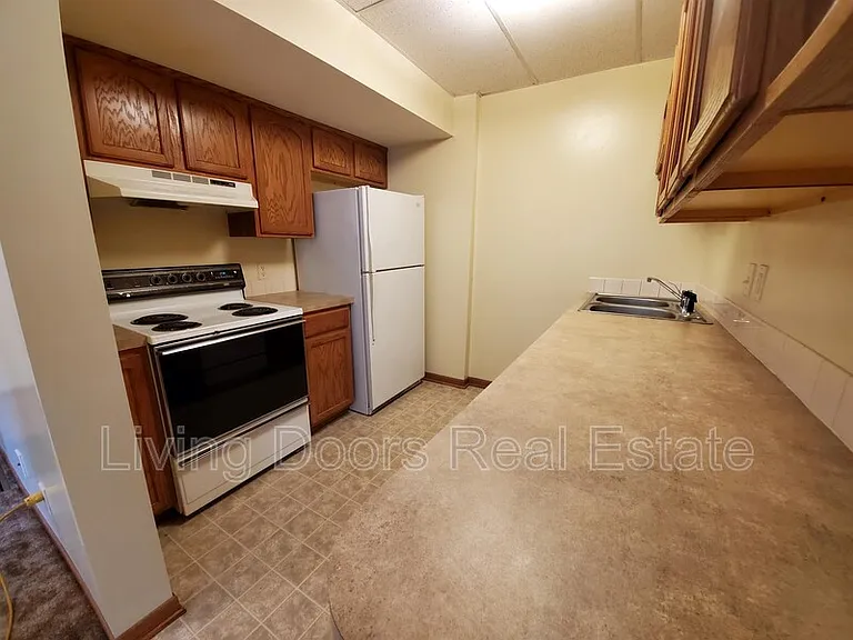 15 Jackson Ave #3 — Photo 5