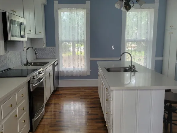 204 W Ehringhaus St, Elizabeth City, NC 27909