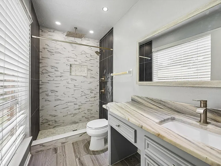 2110 Gray Falls Dr — Photo 21