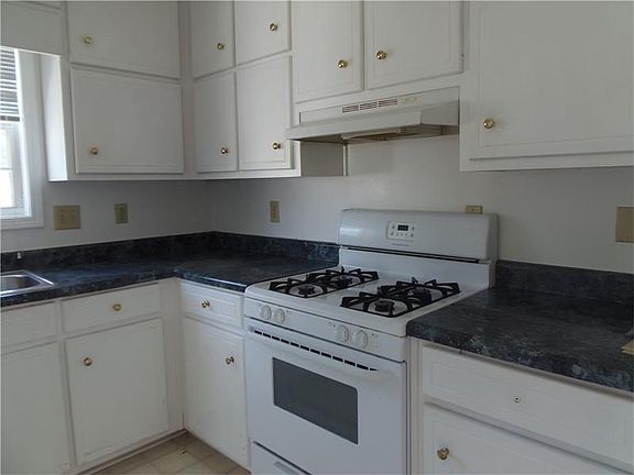 5th image of 2360 Golden Valley Dr