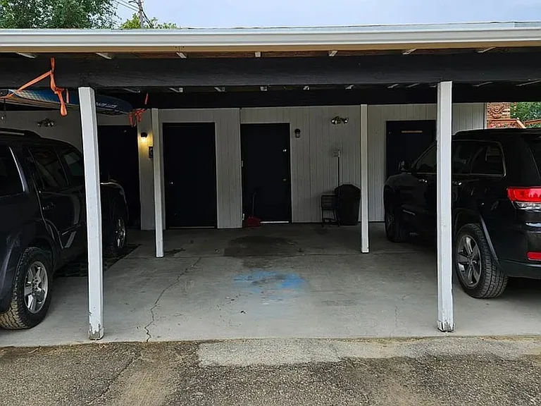 3906 W Albion St — Photo 3