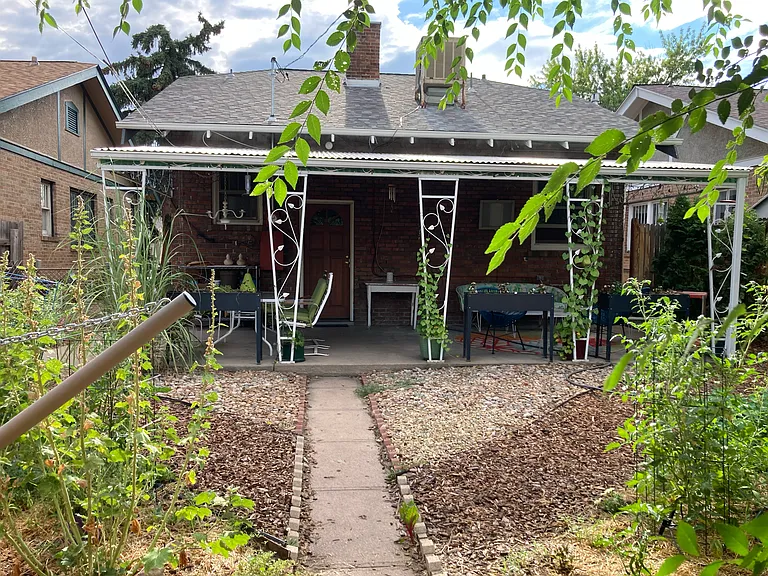 370 N Clarkson St — Photo 12