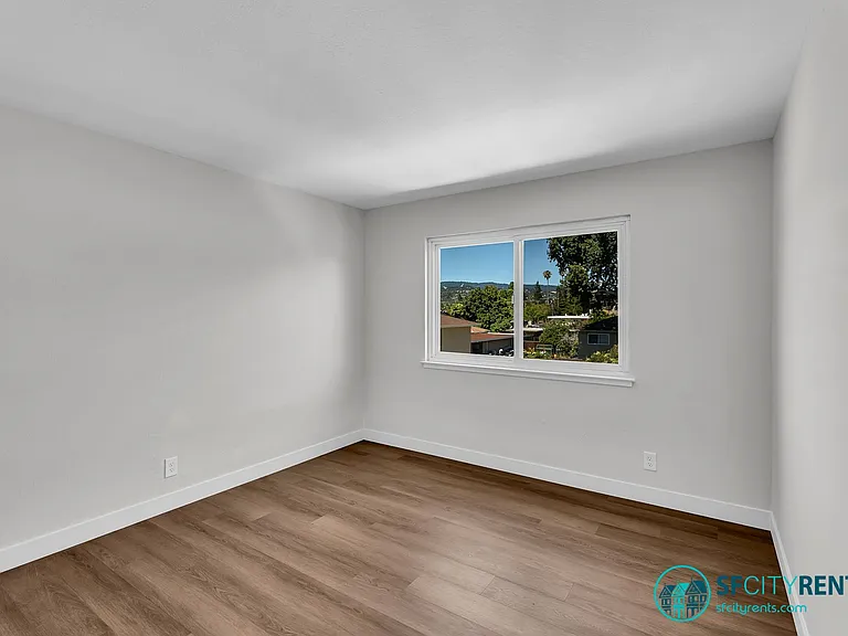 1540 Hudson St #302 — Photo 17