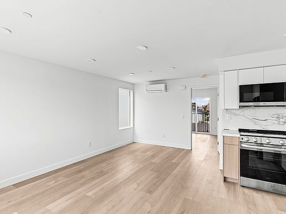 3rd image of 1259 Lincoln Ave APT 303