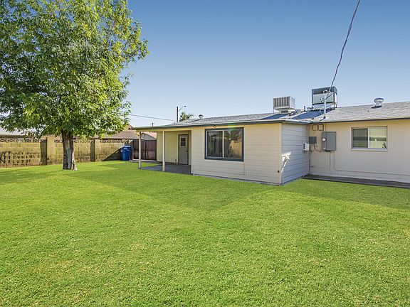3rd image of 4102 W Vista Ave