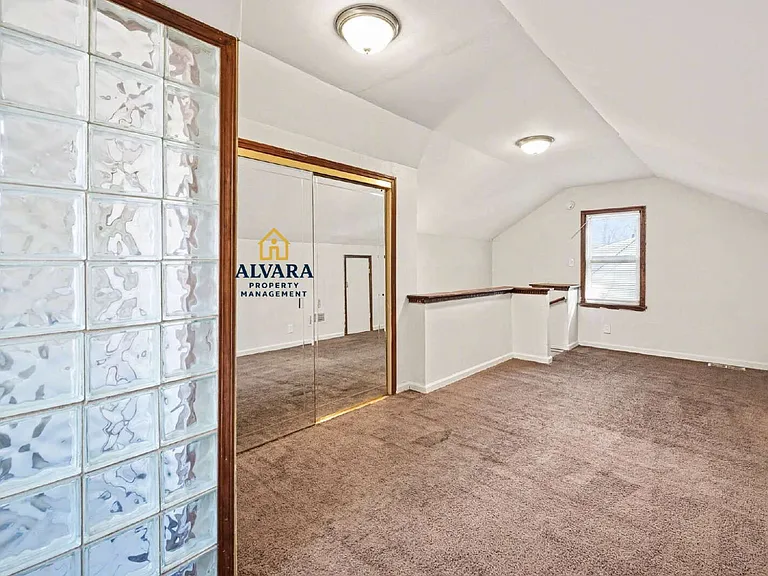 5164 Hereford St — Photo 12