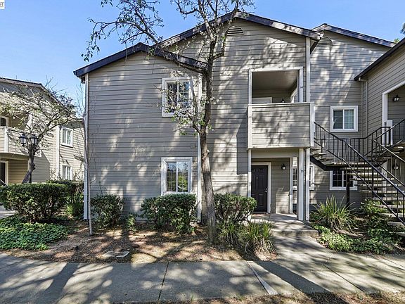 2nd image of 630 Canyon Oaks Dr APT D