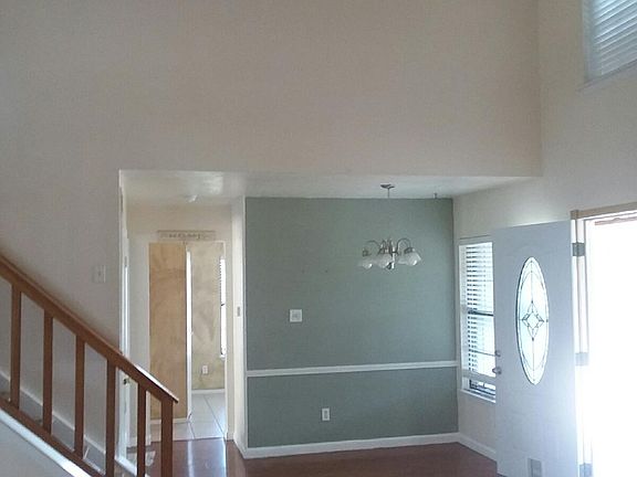 3rd image of 2202 Gladstone Dr