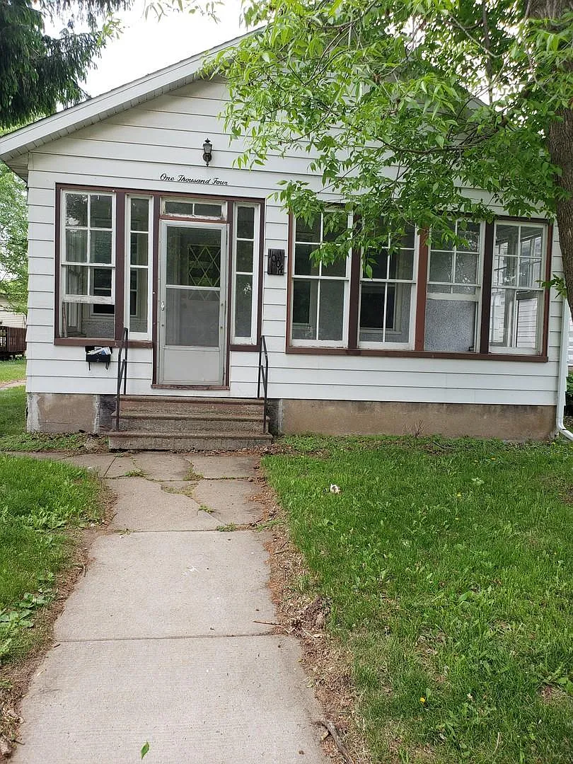 3 bed, 980 sqft, $1,245 — Photo 1