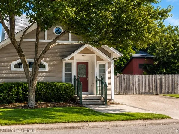 3668 Shorewood Rd, Lakeport, MI 48059