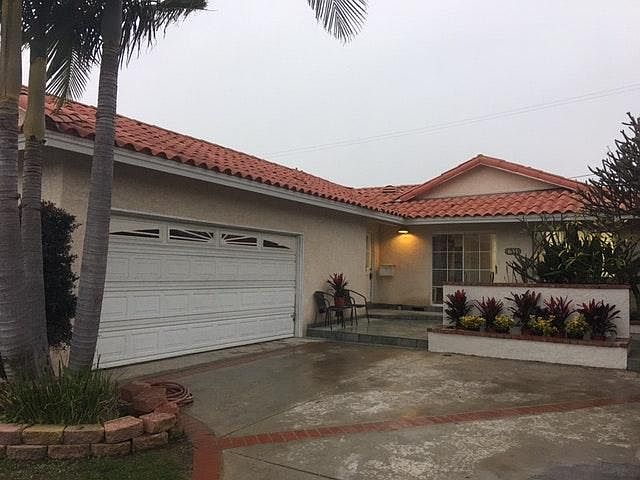 1st image of 633 Beachcomber Dr