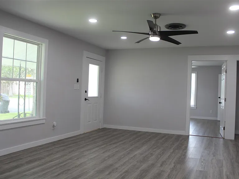 807 Depot St — Photo 15