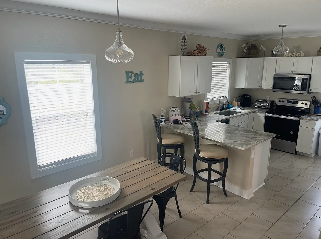 3 bed, 1700 sqft, $2,250 — Photo 2