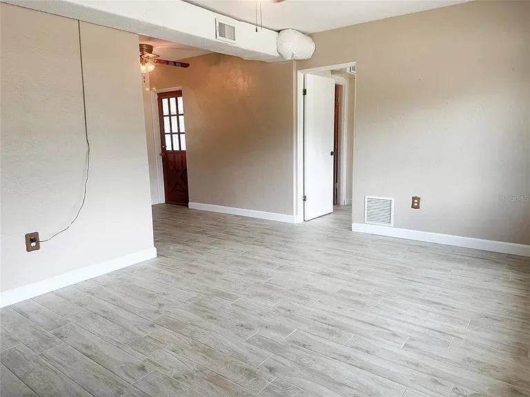 8916 Narcissus Ave — Photo 6