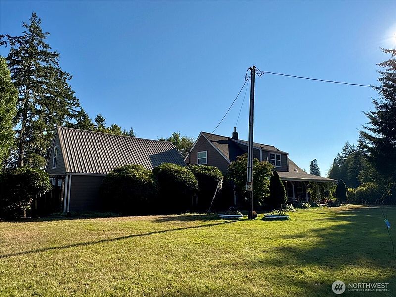 4th image of 547 W Deckerville Road