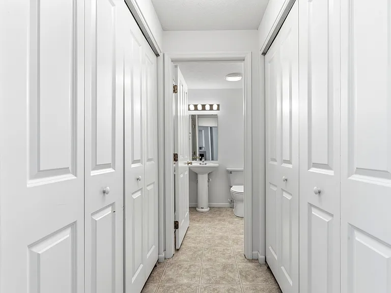 1113 Green Knoll Dr — Photo 32