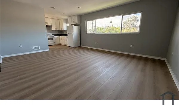 3922 Hillcrest Dr #C — Photo 2