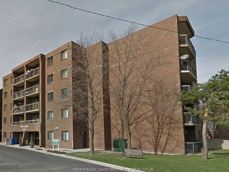 3950 Wyandotte St E #306 — Photo 22