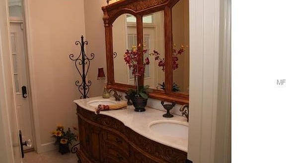 4th image of 945 Square Lake Dr
