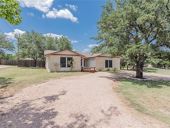 5th image of 1003 Oakwood Dr