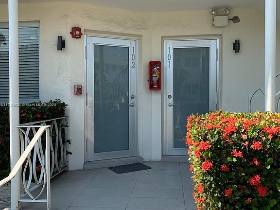 3rd image of 1601 Meridian Ave APT 102