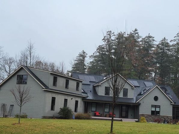 19 Metacomet Dr #2