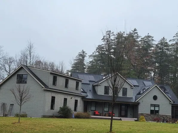 19 Metacomet Dr #2, Sandown, NH 03873
