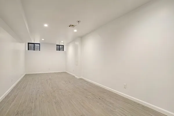 Rented by Bond New York | media 18