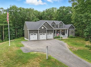 39 Parkside Dr, Pelham, NH 03076