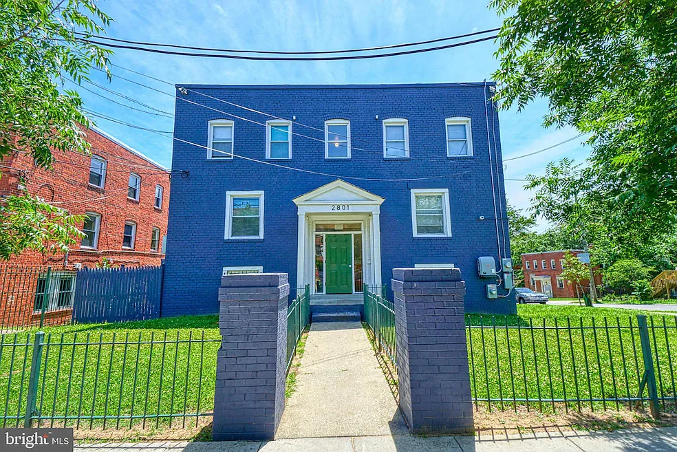 2801 Jasper St — Photo 1