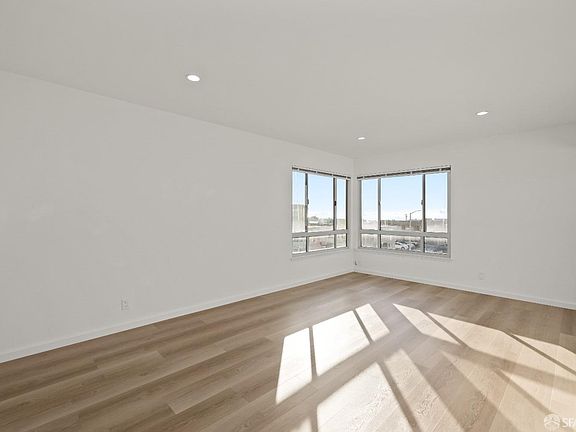 4th image of 3100 Taraval St APT 6