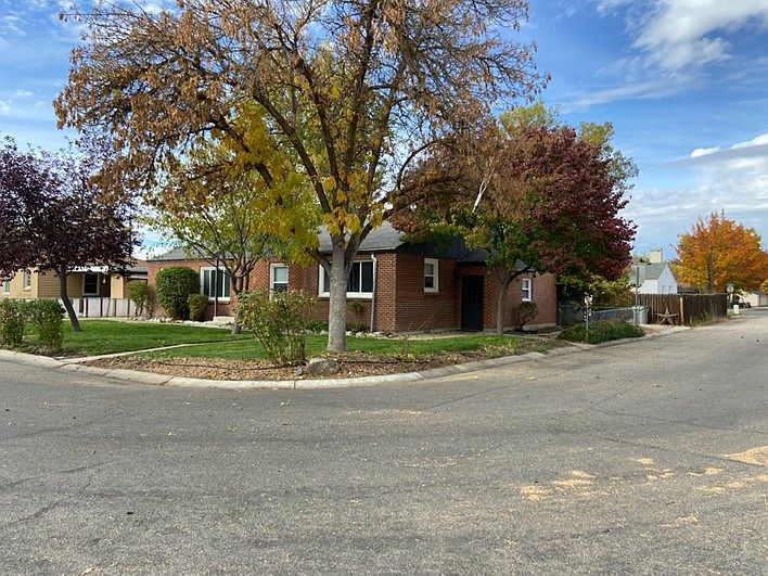 1st image of 2700 W Dill Dr