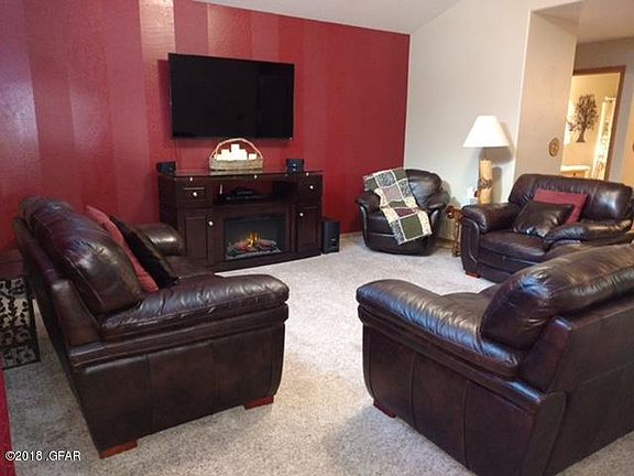 3rd image of 107 Sequoia Ct