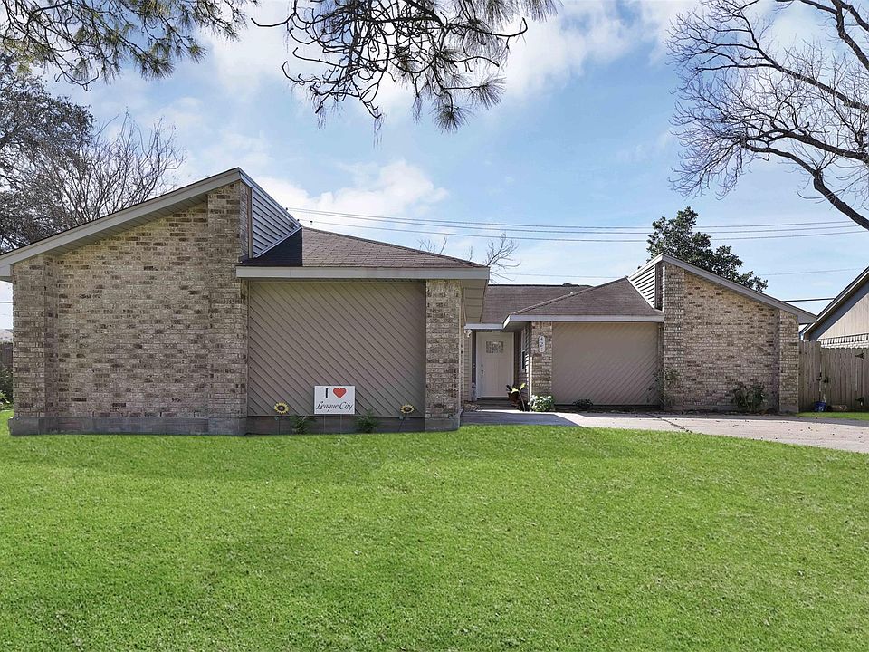 1st image of 421 Forest Hills Dr
