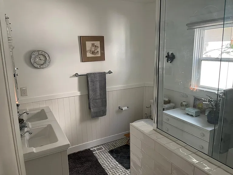 2324 Portola Way — Photo 10
