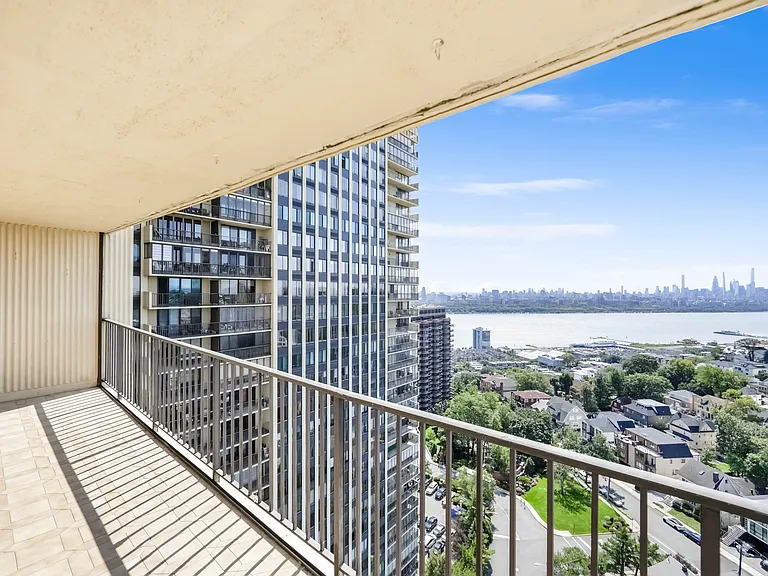 200 Winston Dr #2019 — Photo 6
