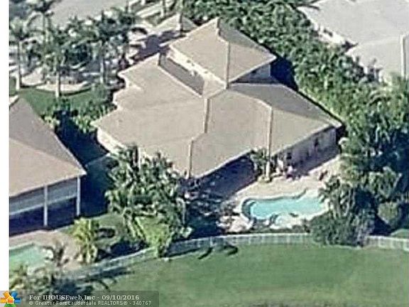 2nd image of 1416 Victoria Isle Dr