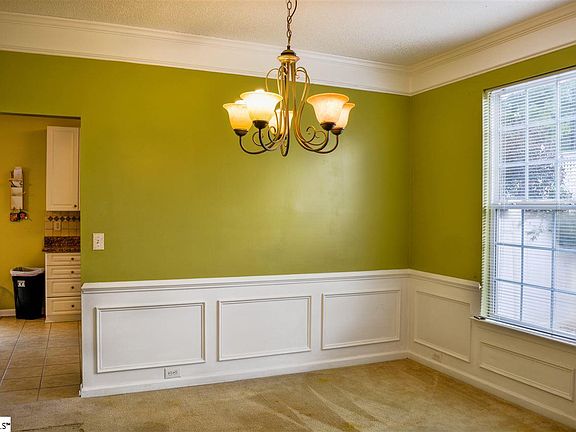4th image of 147 Birkhall Cir