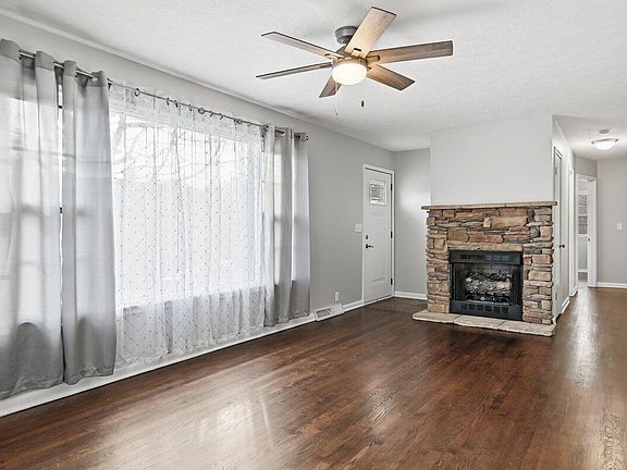 5th image of 206 Ivy Dr