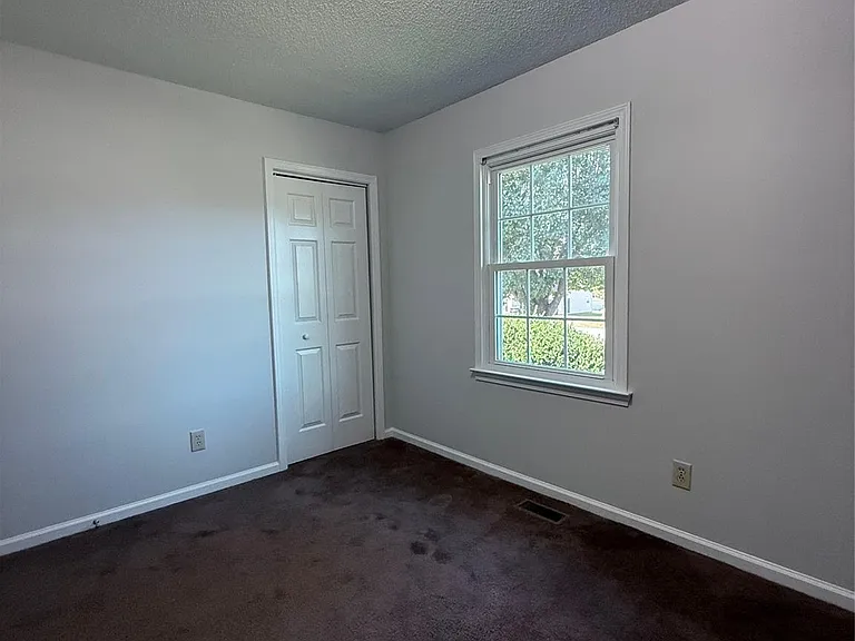 869 Crystal Springs Dr — Photo 10