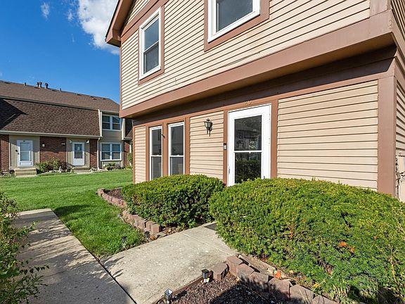 3rd image of 20 Fernwood Dr Unit 20R