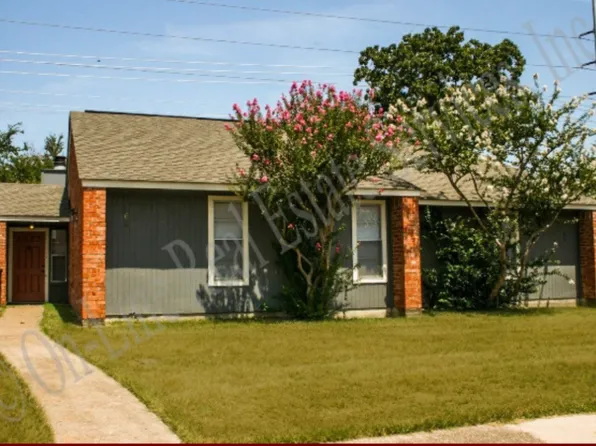 611 W Ridge Dr, College Station, TX 77845
