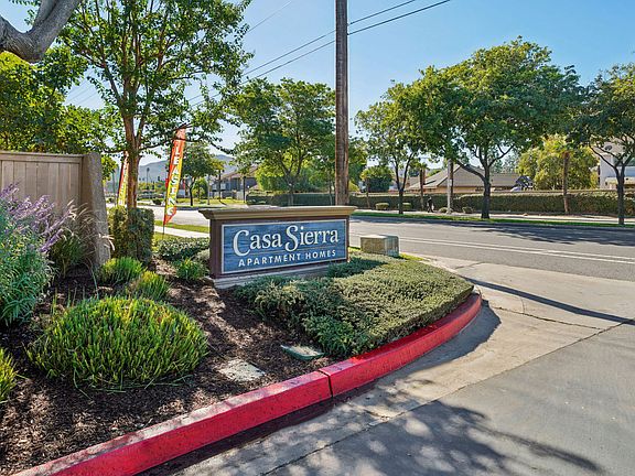 3rd image of 3935 La Sierra Ave APT 26