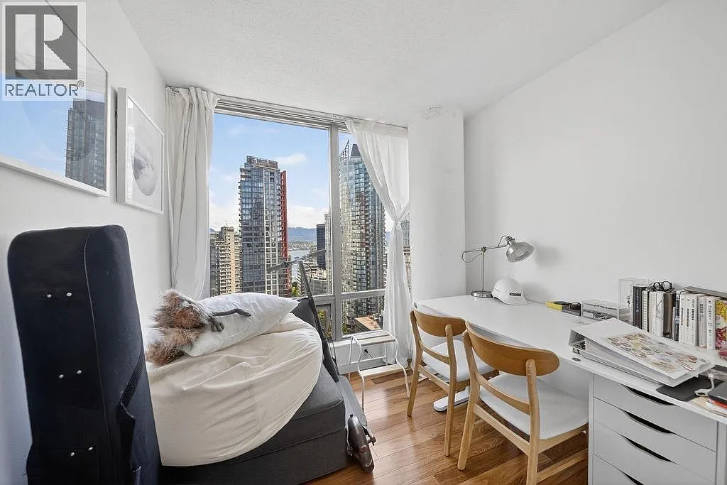 1200 Georgia St W — Photo 2