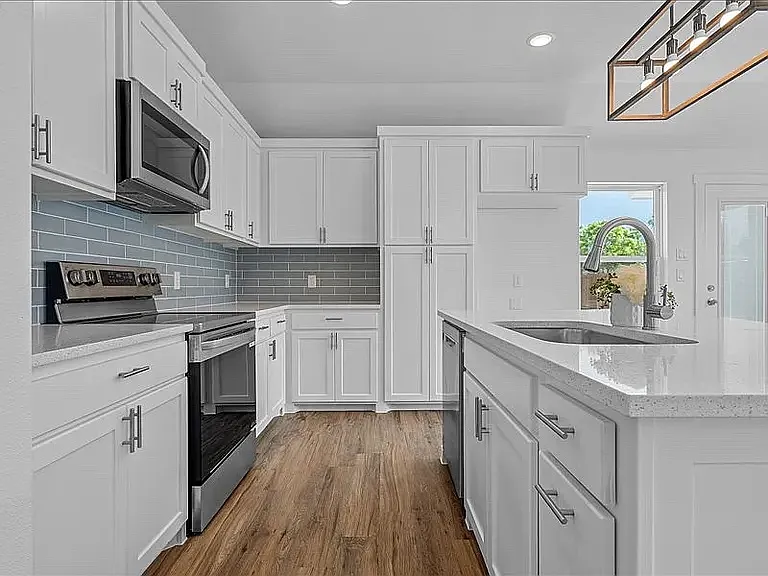 3 bed, 1485 sqft, $2,000 — Photo 3