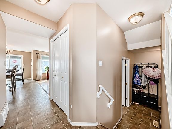 4th image of 1815 36th Ave NW