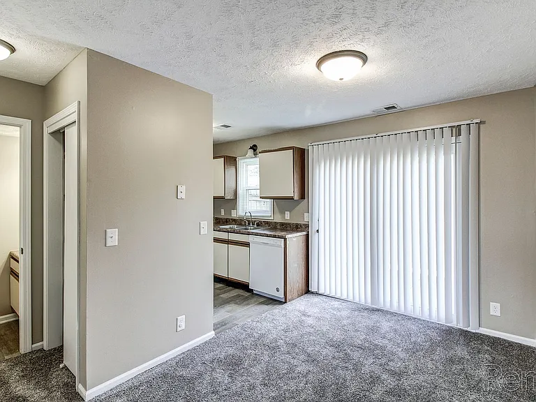 Southdale Square Apartments — Photo 14