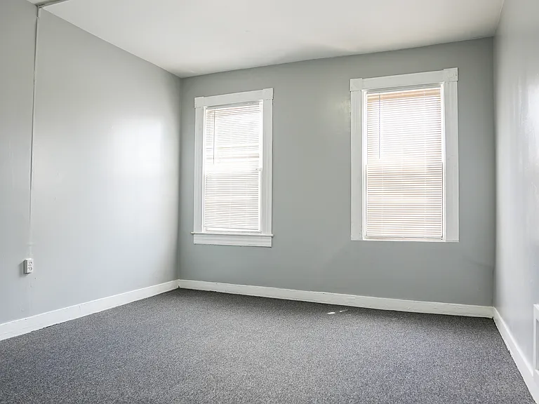 3534 E Fairmount Ave — Photo 15