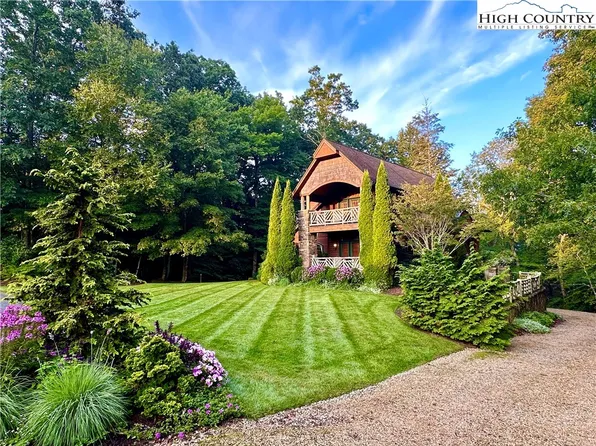 50 Hanging Rock Knoll Place, Banner Elk, NC 28604